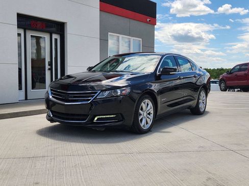 Used 2019 Chevrolet Impala LT FWD image 2