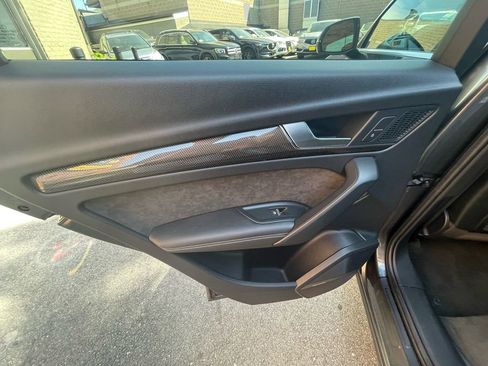 Used 2018 Audi SQ5 Premium Plus w/ S Sport Package image 29