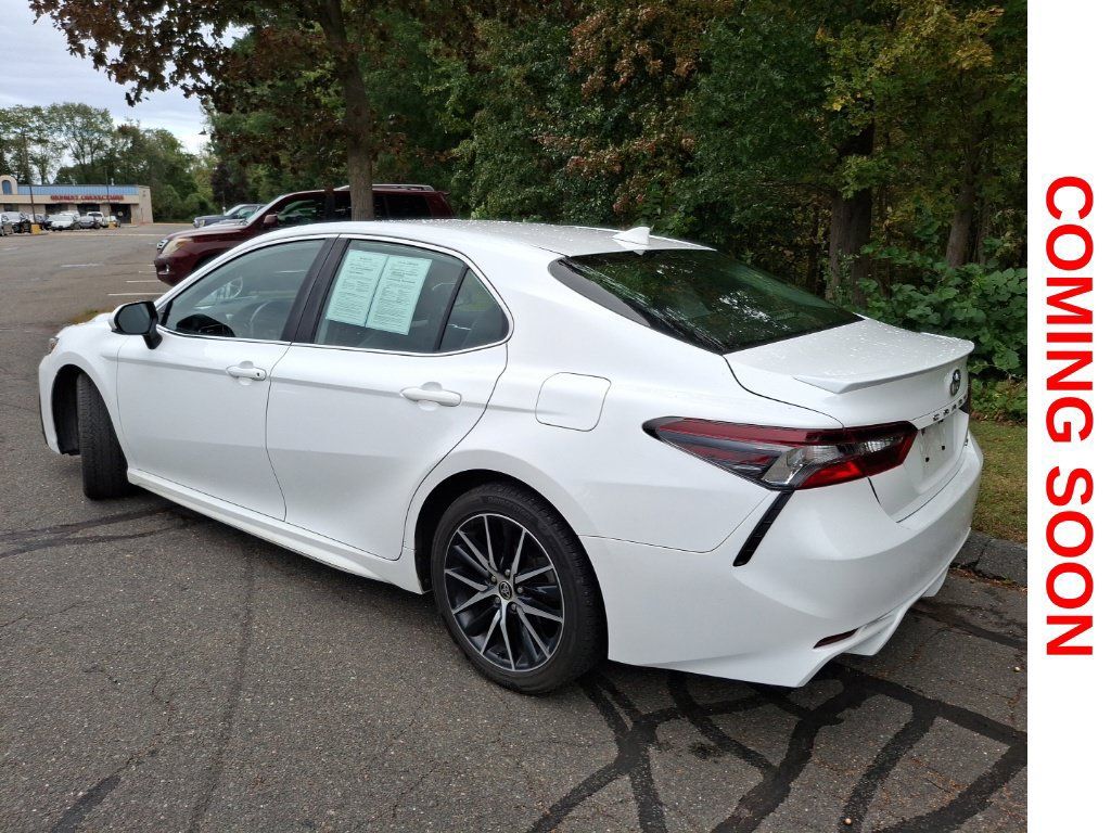 Used 2021 Toyota Camry SE w/ Carpet Mat Package (TMS) FWD image 8