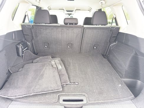 Certified 2023 Nissan Rogue SV image 34