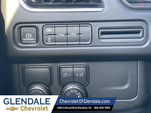 Used 2024 Chevrolet Suburban RST RWD image 15