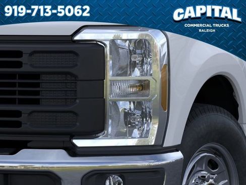 New 2026 Ford F250 XL w/ XL Chrome Package RWD image 18