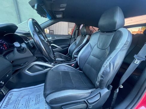 Used 2016 Hyundai Veloster Turbo FWD image 10