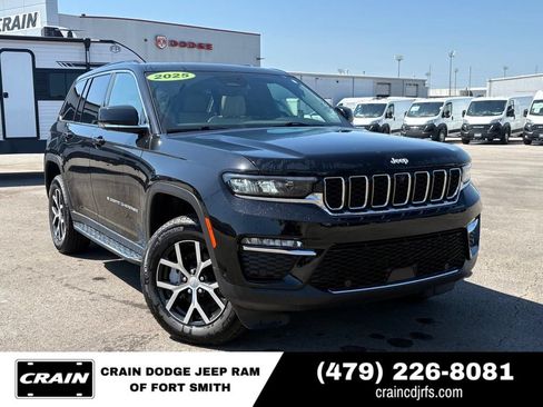 Used 2025 Jeep Grand Cherokee Limited w/ Luxury Tech Group II RWD image 1