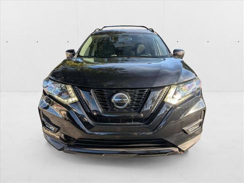 Used 2018 Nissan Rogue SV w/ Premium Package image 2
