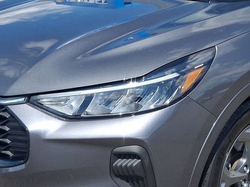 Used 2023 Ford Escape ST-Line w/ Tech Pack #1 FWD image 9