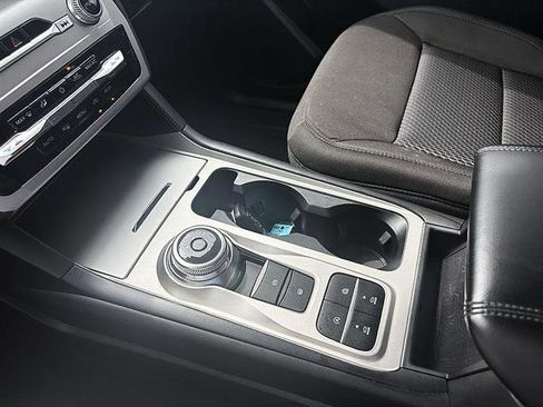 Used 2023 Ford Explorer XLT RWD image 33