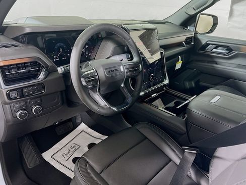 New 2026 GMC Yukon XL Denali w/ Sun & Power Step Package image 9