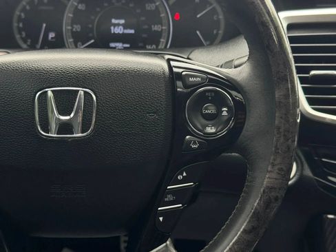 Used 2017 Honda Accord Touring image 25