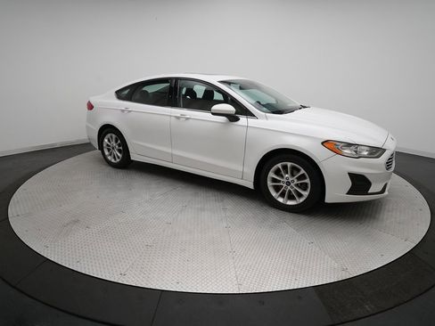Used 2020 Ford Fusion SE image 13