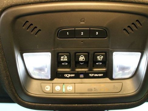 Used 2022 Chevrolet Traverse RS AWD/4WD image 30