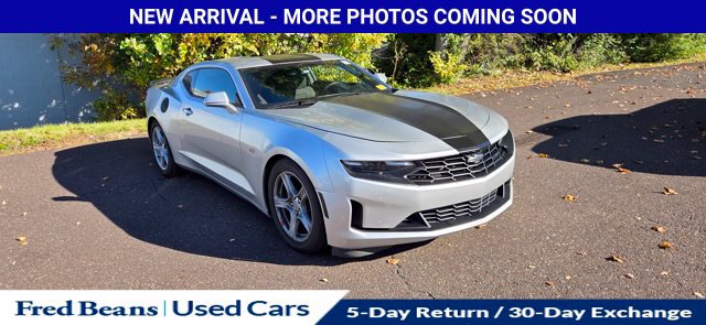 Used 2019 Chevrolet Camaro LT RWD image 1