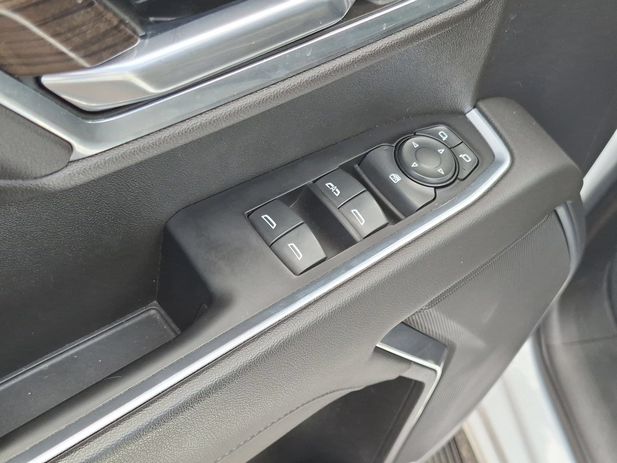 Used 2022 Chevrolet Silverado 1500 RST AWD/4WD image 12