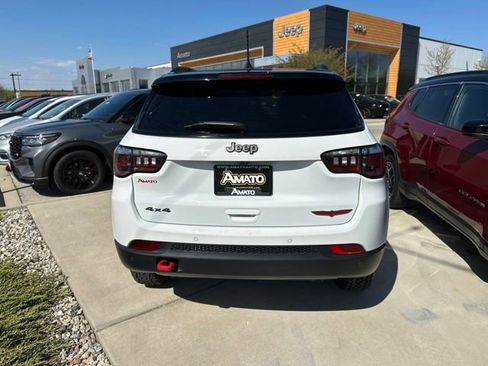 Used 2025 Jeep Compass Trailhawk AWD/4WD image 7