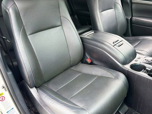 Used 2019 Toyota Highlander Limited Platinum AWD/4WD image 27