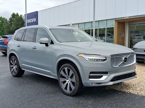 New 2025 Volvo XC90 B6 Plus w/ Protection Package image 1