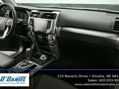 Used 2022 Toyota 4Runner SR5 Premium w/ Moonroof Package AWD/4WD image 43