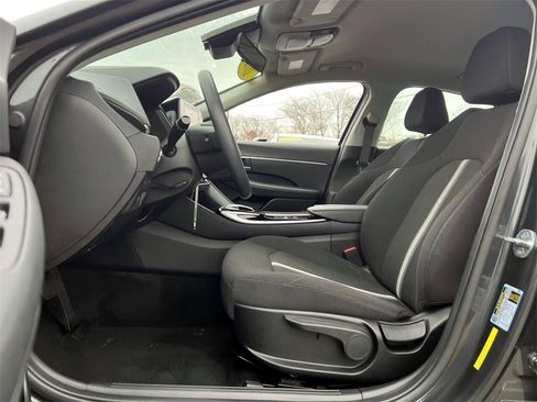 Certified 2022 Hyundai Sonata SE w/ Cargo Package image 8