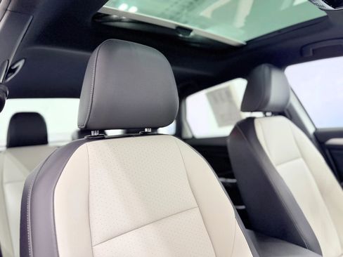 Used 2020 Volkswagen Jetta R-Line w/ R-Line Cold Weather Package image 25