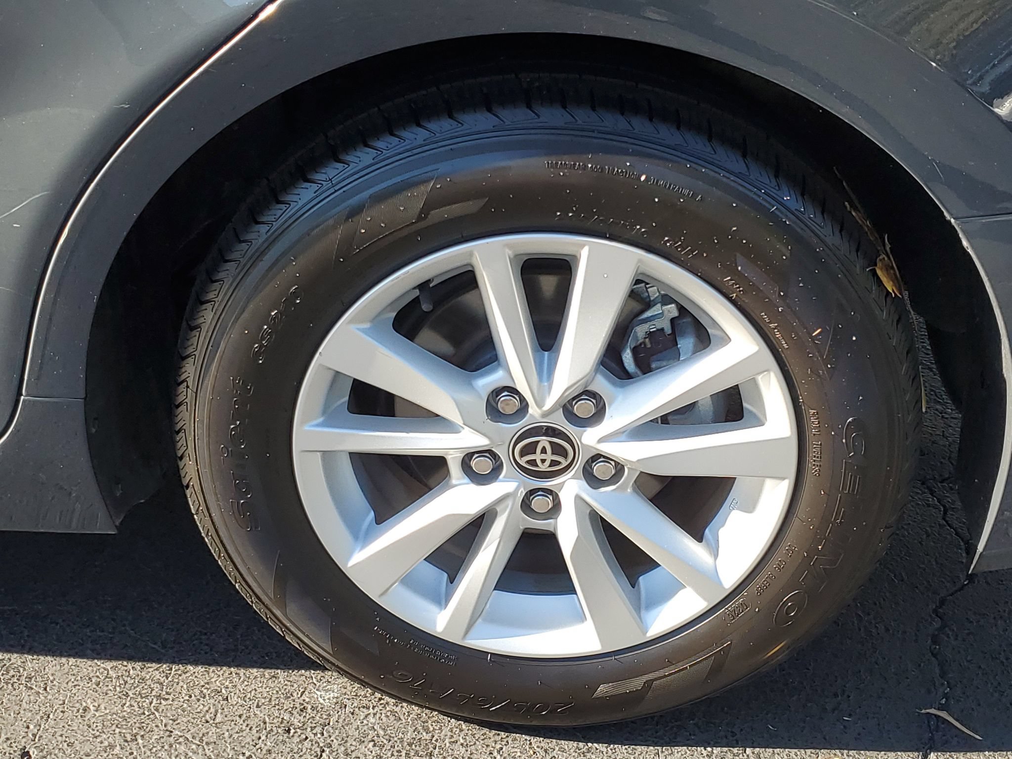 Used 2025 Toyota Camry LE FWD image 29