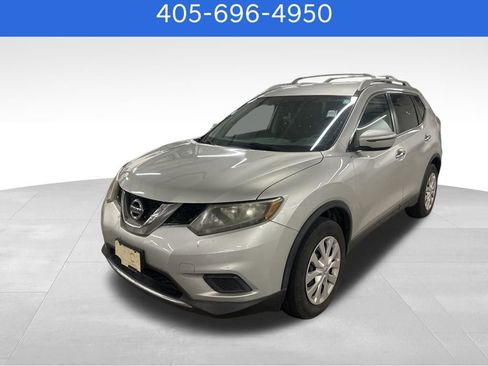 Used 2016 Nissan Rogue S w/ S Family Package image 1