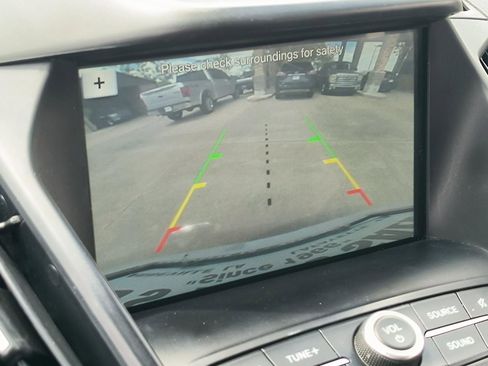 Used 2019 Ford Escape SE FWD image 26