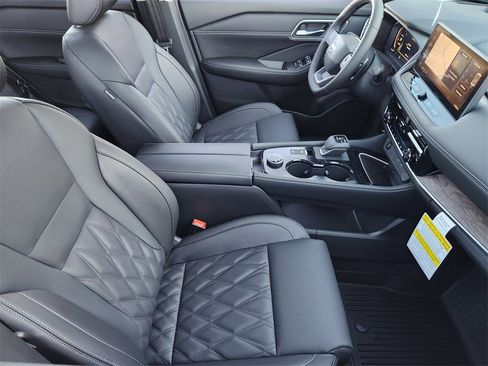 New 2026 Nissan Rogue Platinum w/ Platinum Premium Package image 10