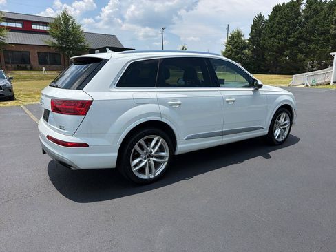 Used 2018 Audi Q7 3.0T Prestige AWD/4WD image 3