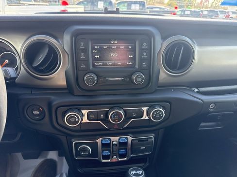 Used 2019 Jeep Wrangler Unlimited Sport S image 14