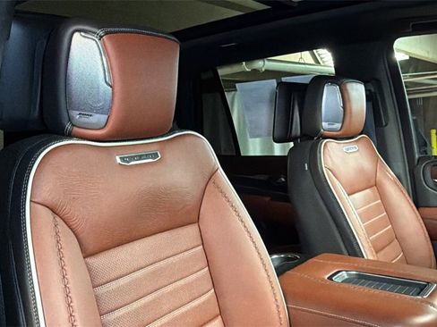 Used 2024 GMC Yukon Denali Ultimate image 14