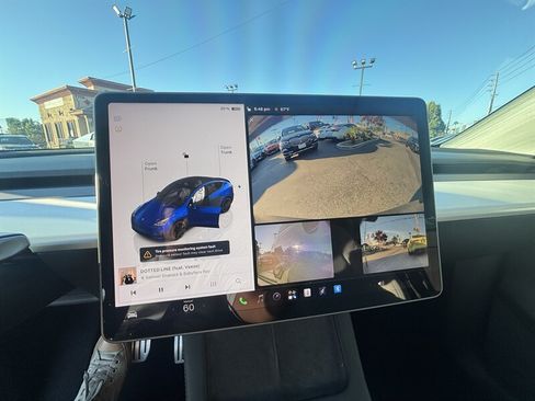 Used 2023 Tesla Model Y Performance AWD/4WD image 19