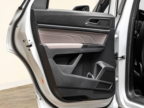 Used 2021 Volkswagen Atlas Cross Sport SEL R-Line w/ Cross Sport MDO Package image 43