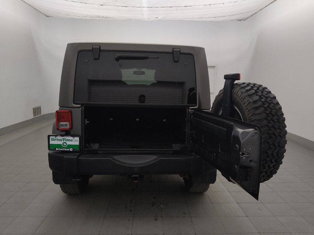 Used 2017 Jeep Wrangler Unlimited Rubicon w/ Connectivity Group AWD/4WD image 29