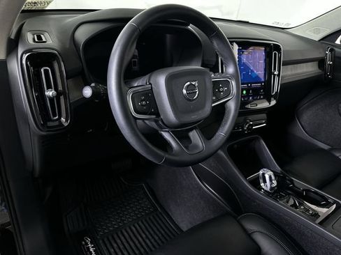 Used 2023 Volvo XC40 B5 Plus AWD/4WD image 10