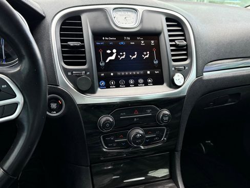 Used 2020 Chrysler 300 Touring w/ Driver Convenience Group RWD image 34