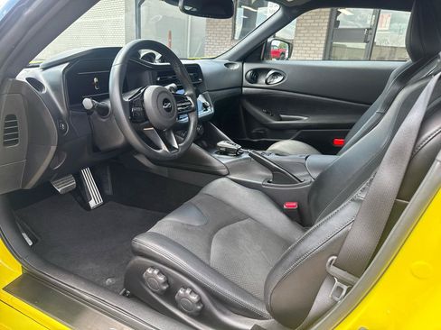 Used 2024 Nissan Z Performance w/ Floor Mat Package RWD image 11