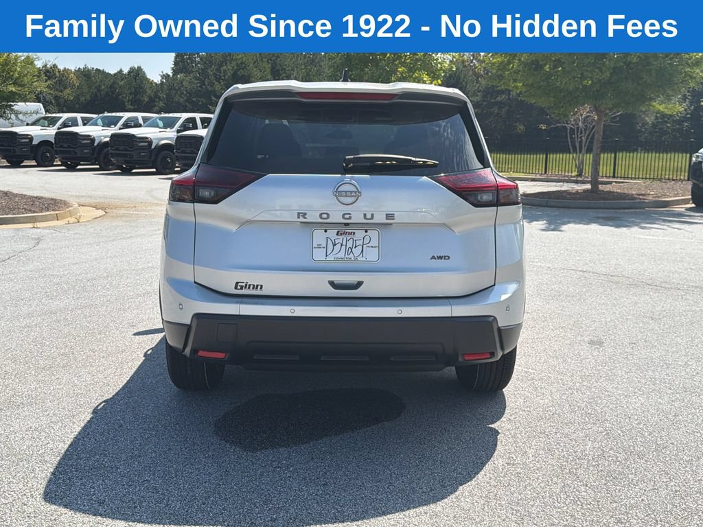 Used 2024 Nissan Rogue S AWD/4WD image 6