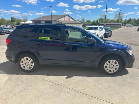 Used 2017 Dodge Journey SE w/ Popular Equipment Group AWD/4WD image 4