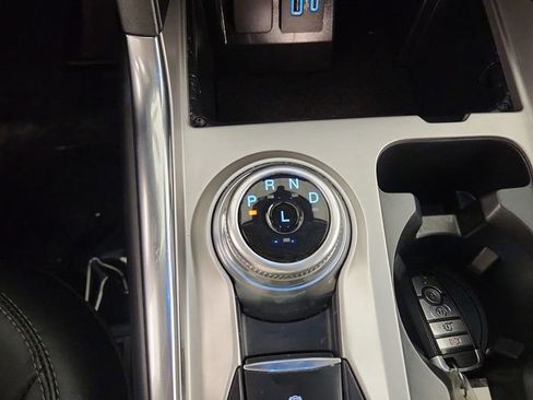 Used 2022 Ford Explorer XLT w/ Equipment Group 202A image 29