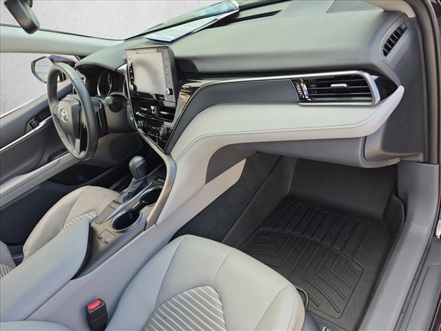 Used 2024 Toyota Camry SE w/ Cold Weather Package FWD image 22