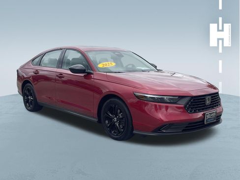 Used 2025 Honda Accord SE image 1