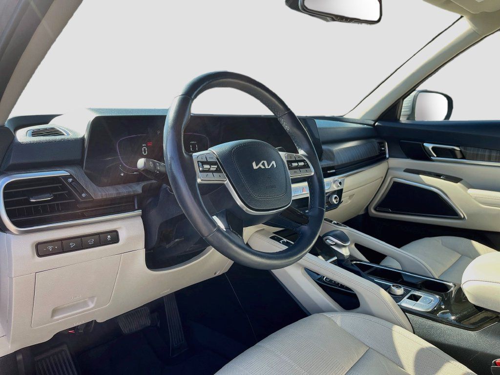 Used 2025 Kia Telluride EX AWD/4WD image 9
