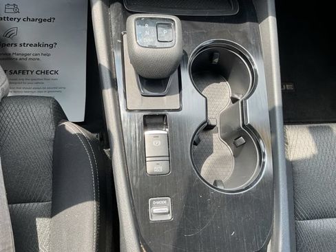 Used 2024 Nissan Rogue SV FWD image 31