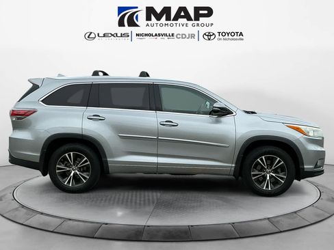 Used 2016 Toyota Highlander XLE w/ Protection Package #3 FWD image 6
