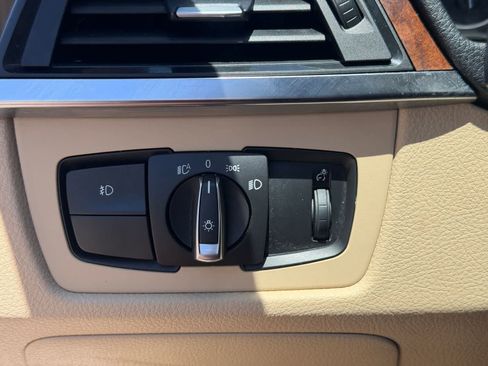 Used 2013 BMW 335i xDrive Sedan AWD/4WD image 17