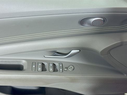 Used 2023 Hyundai Elantra SEL w/ Convenience Package image 24