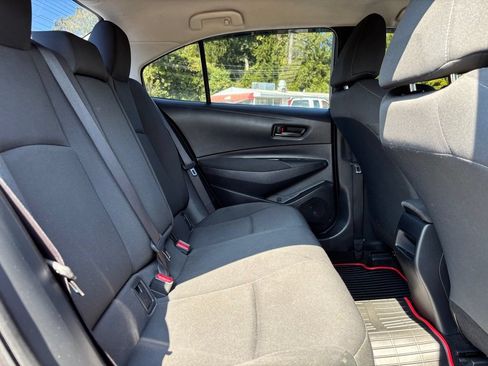 Used 2022 Toyota Corolla LE FWD image 25