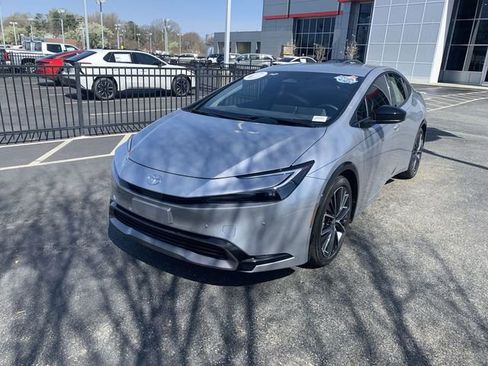 Used 2024 Toyota Prius XLE image 4
