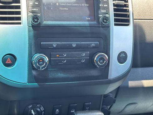 Used 2013 Nissan Xterra PRO-4X AWD/4WD image 28