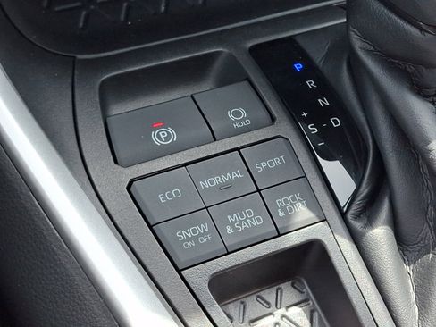 Used 2023 Toyota RAV4 XLE image 29